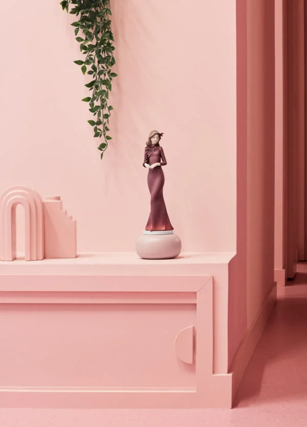 Haute Allure Timeless style Sculpture. Limited Edition