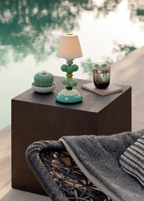 Cactus Firefly Table Lamp (Green)