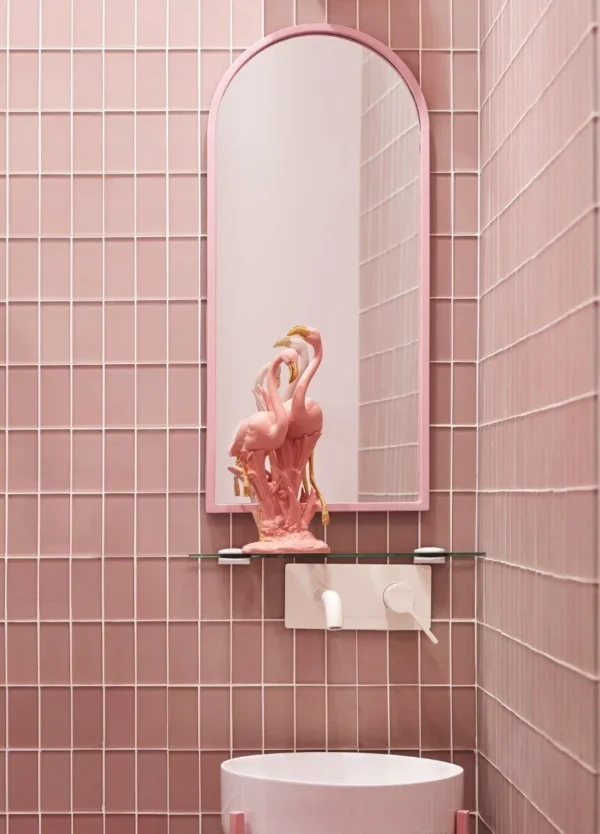 The Flamingos Sculpture (Pink)