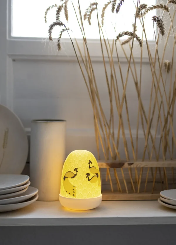 Peacocks Dome Table Lamp