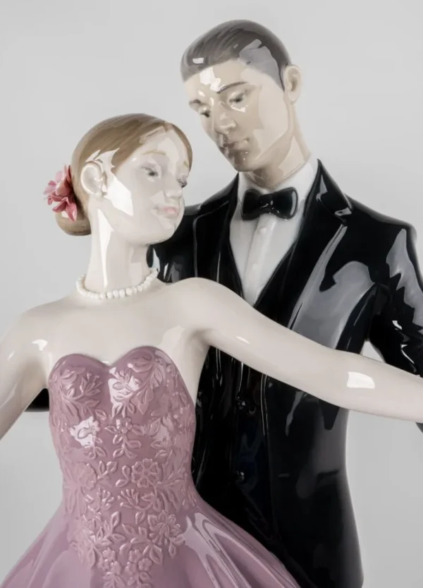 Anniversary waltz Sculpture