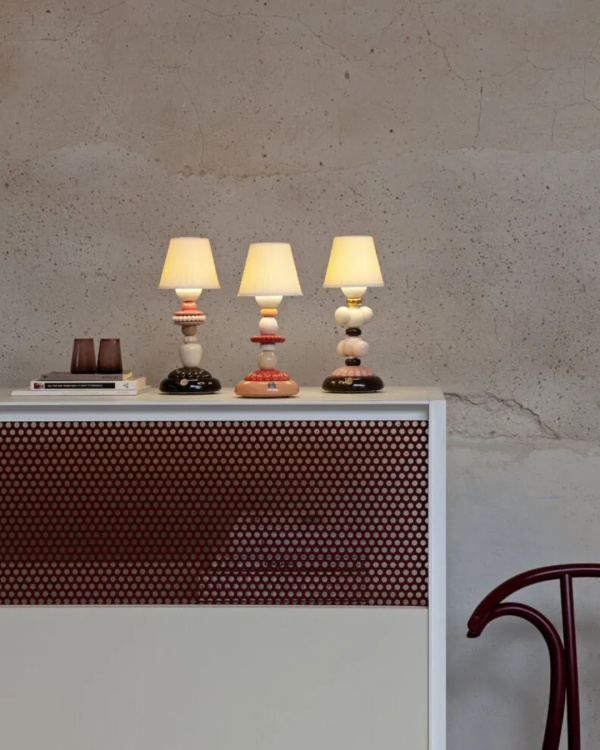 Sunflower Firefly Table Lamp. Black