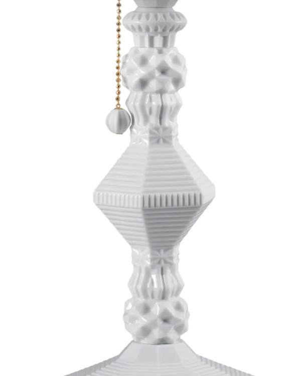 Belle de Nuit Table Lamp. White (CE)