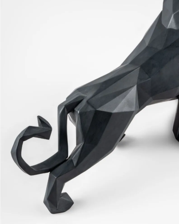 Lion Sculpture. Matte Black