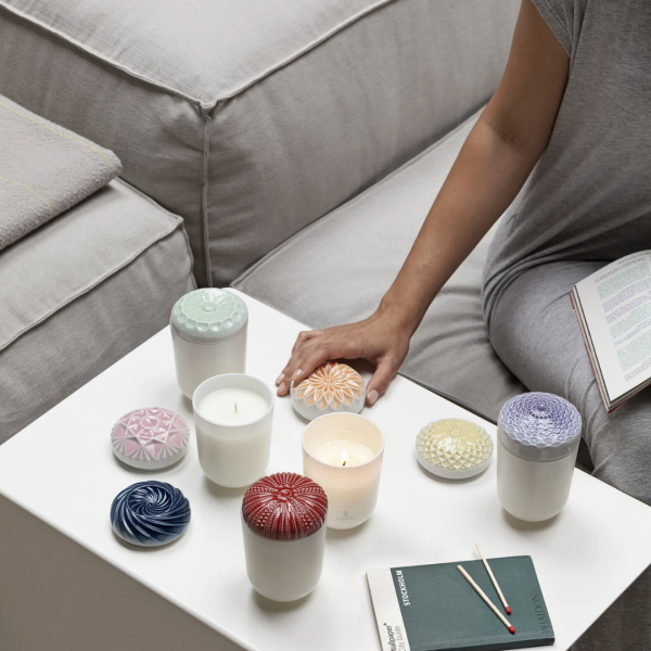 ECHOES OF N. CANDLE-TROPICAL BLOSSOMS